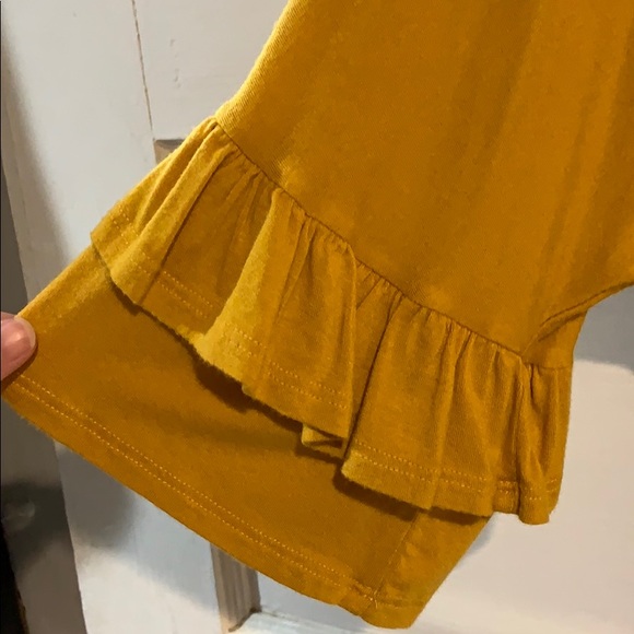 Boutique Top in mustard size XL - Picture 3 of 4